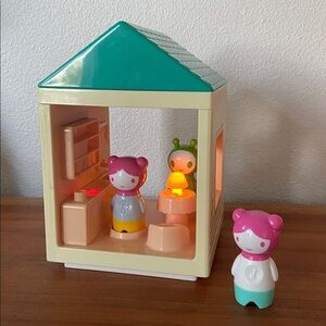 Kid O toy interactive dollhouse & dolls alien✨ it LIGHTS UP ✨ girls boys play